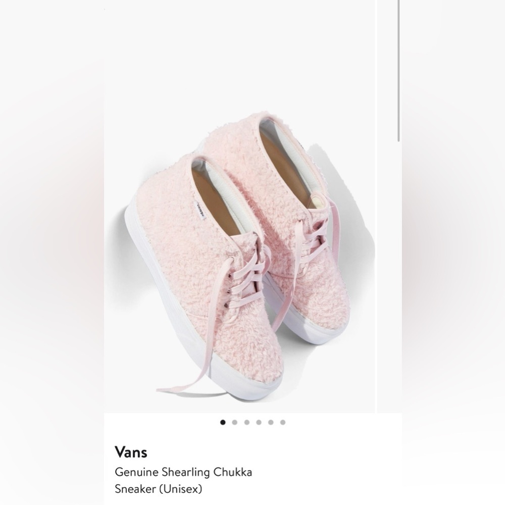 Vans Light Pink Shearling Chukka Sneakers Woman’s size 9/men’s size 7.5 NWOT